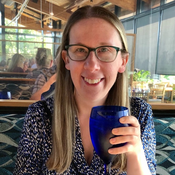 Meet your Posher, Laura - Picture 1 of 1